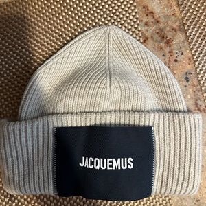 Jacquemus beanie like new!